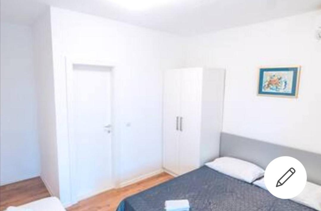 Apt White Idyll, 3 Bedrooms, 3 Bathrooms, Terrace Apt Promajna Bagian luar foto