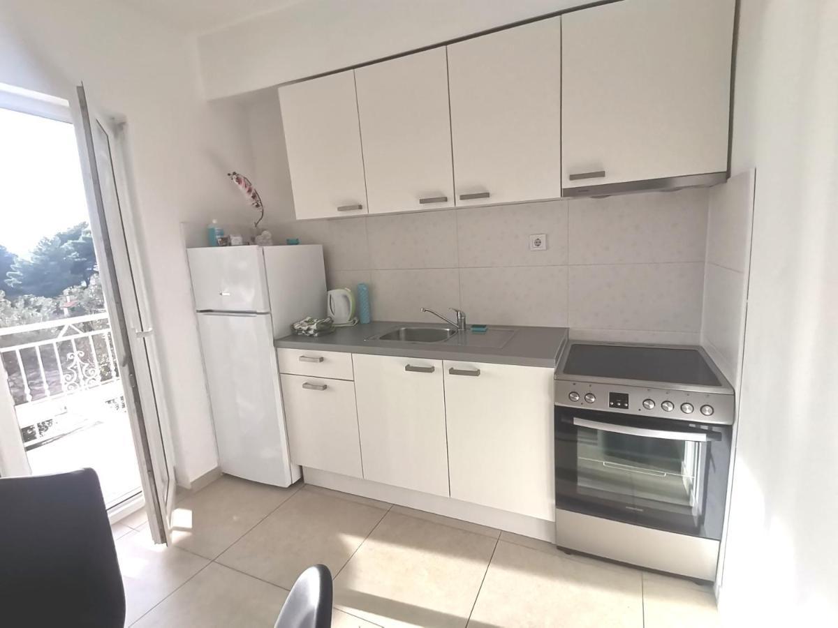Apt White Idyll, 3 Bedrooms, 3 Bathrooms, Terrace Apt Promajna Bagian luar foto