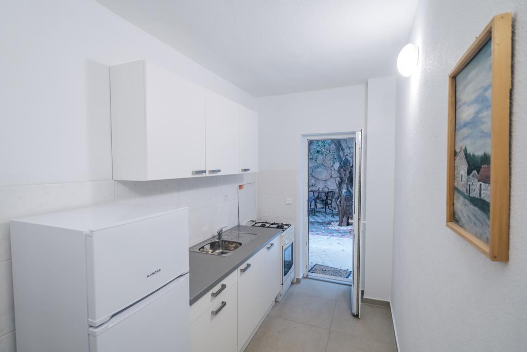 Apt White Idyll, 3 Bedrooms, 3 Bathrooms, Terrace Apt Promajna Bagian luar foto